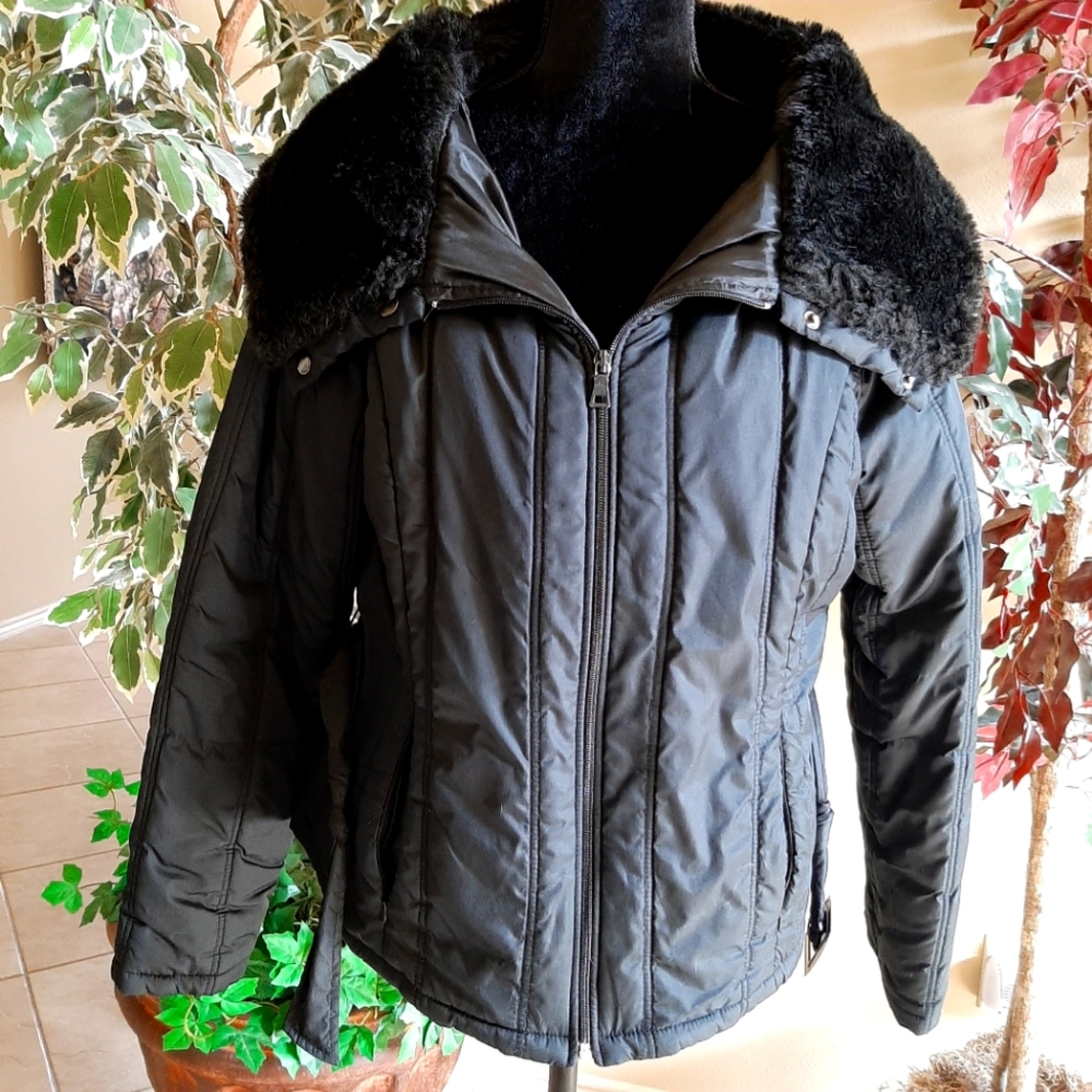 Guess Authentic Jeans Ladies Black Jacket Fur Lined Collar XL JUNIOR